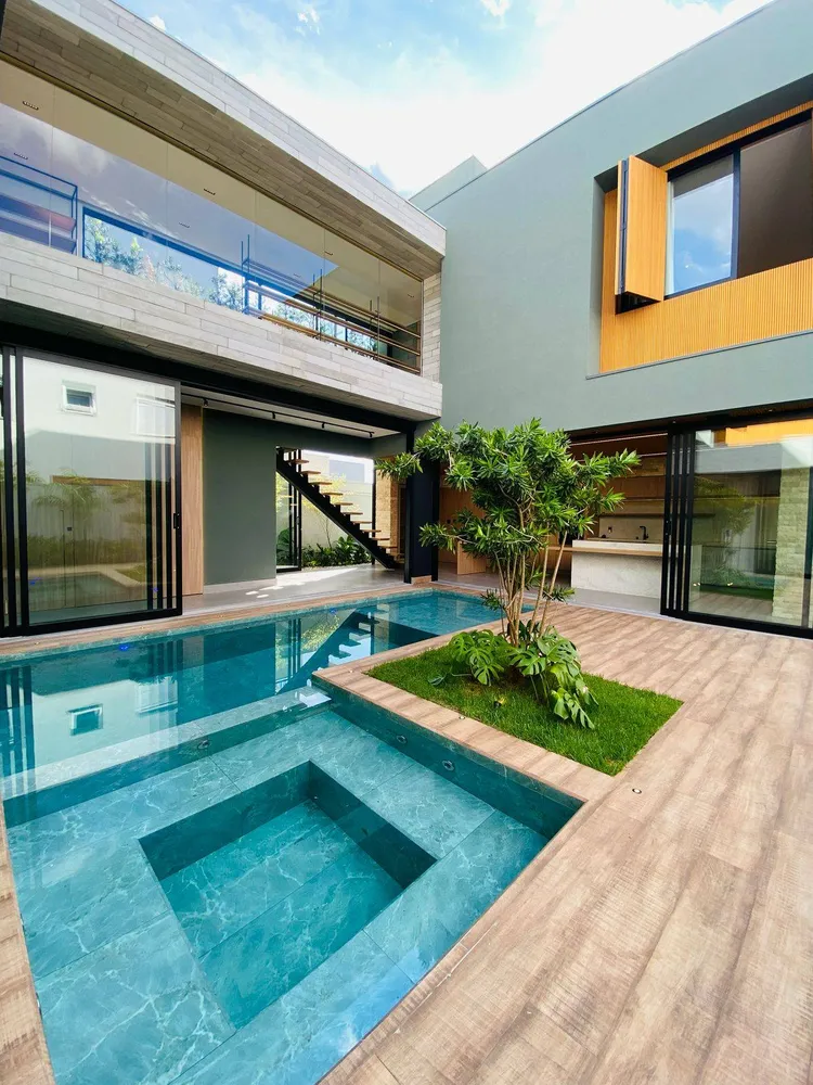 Casa, 4 quartos, 304 m² - Foto 1