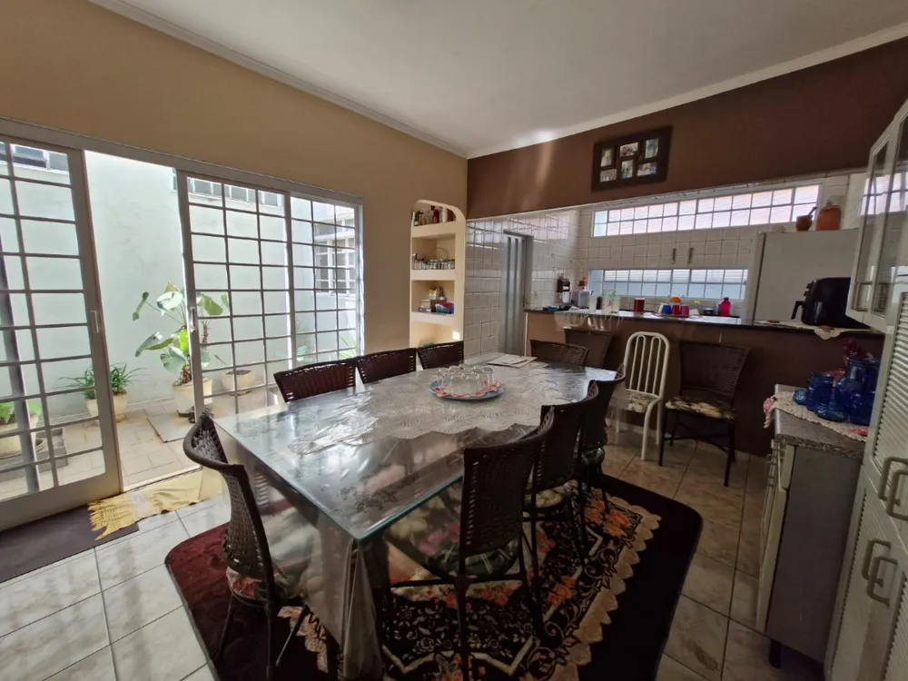 Casa, 3 quartos, 192 m² - Foto 2
