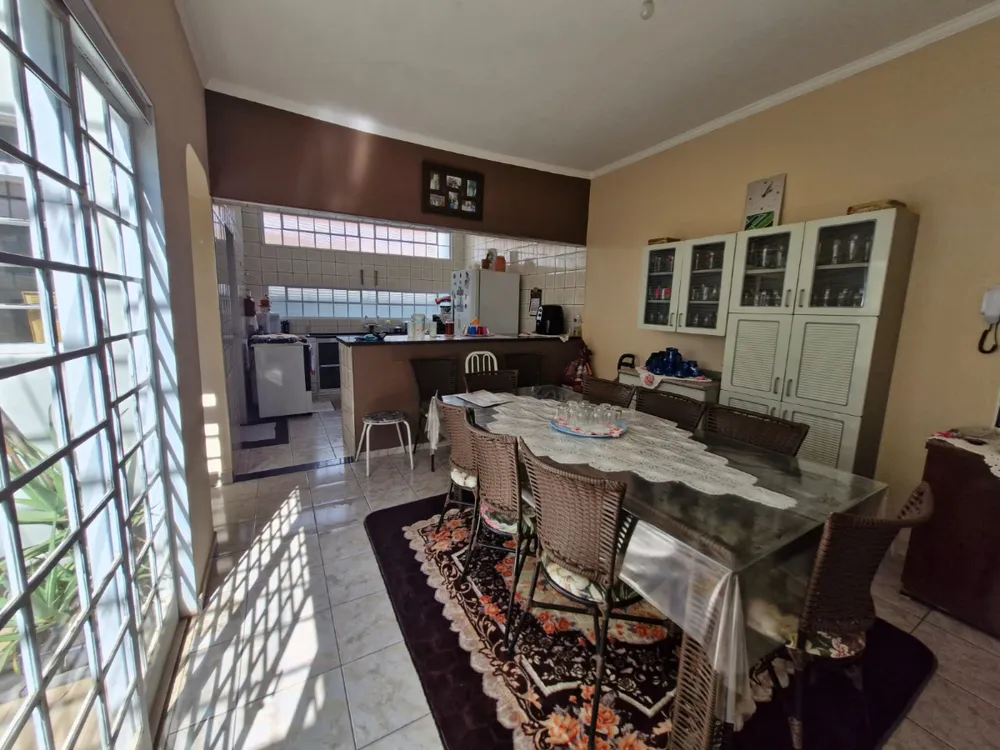 Casa, 3 quartos, 192 m² - Foto 1