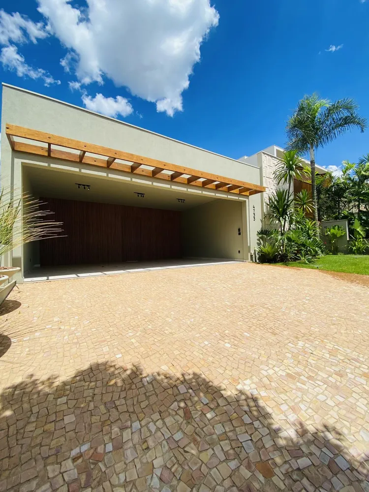 Casa, 3 quartos, 238 m² - Foto 1