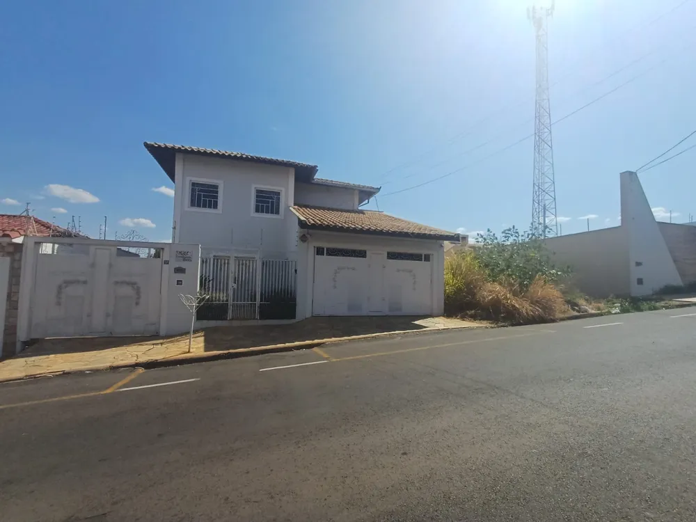 Sobrado, 4 quartos, 327 m² - Foto 2