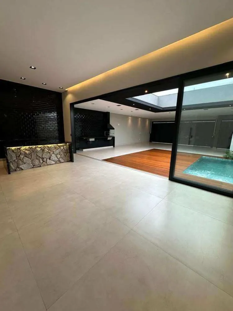 Casa, 3 quartos, 199 m² - Foto 1