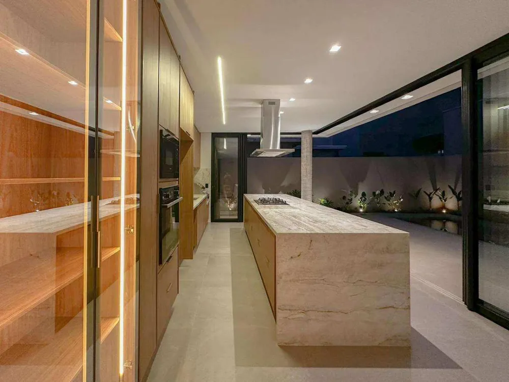Casa, 4 quartos, 317 m² - Foto 2