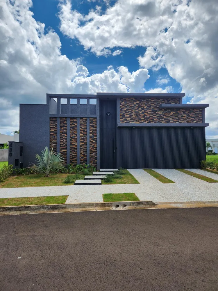 Casa, 3 quartos, 216 m² - Foto 1