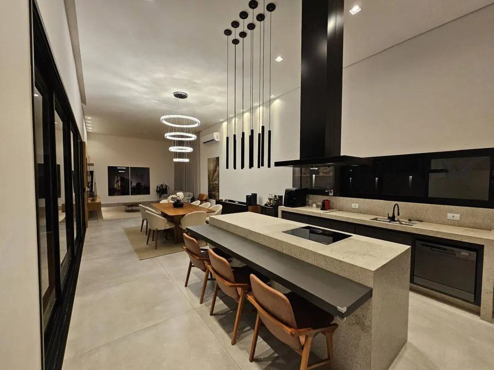 Casa, 3 quartos, 220 m² - Foto 1