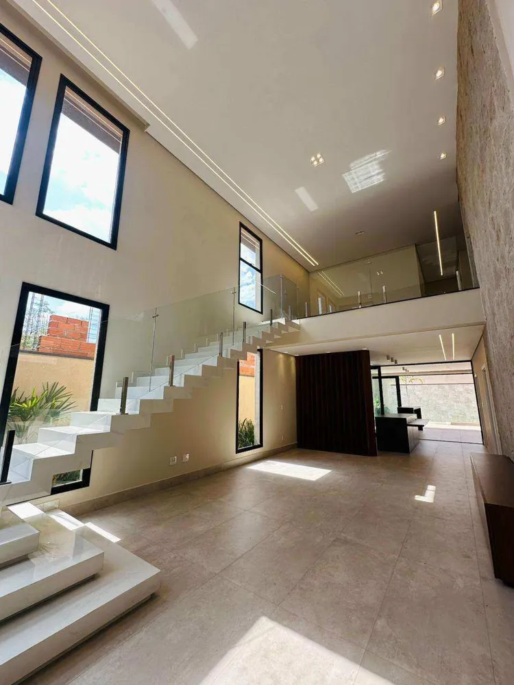 Casa, 4 quartos, 304 m² - Foto 2