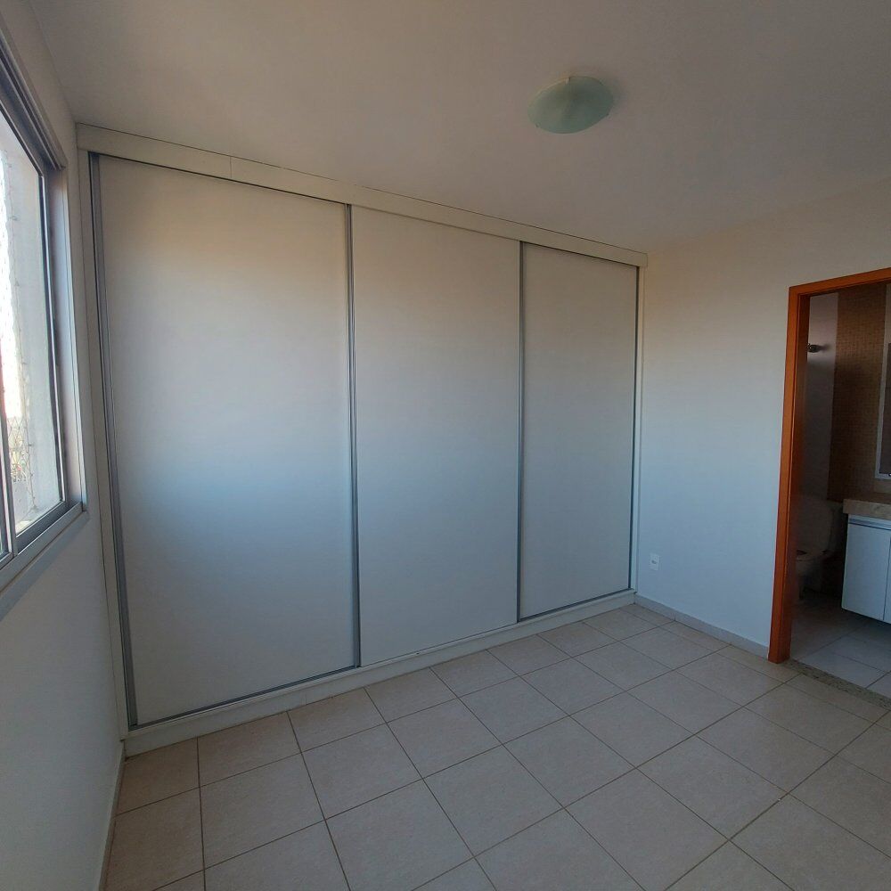 Apartamento à venda com 3 quartos, 94m² - Foto 2