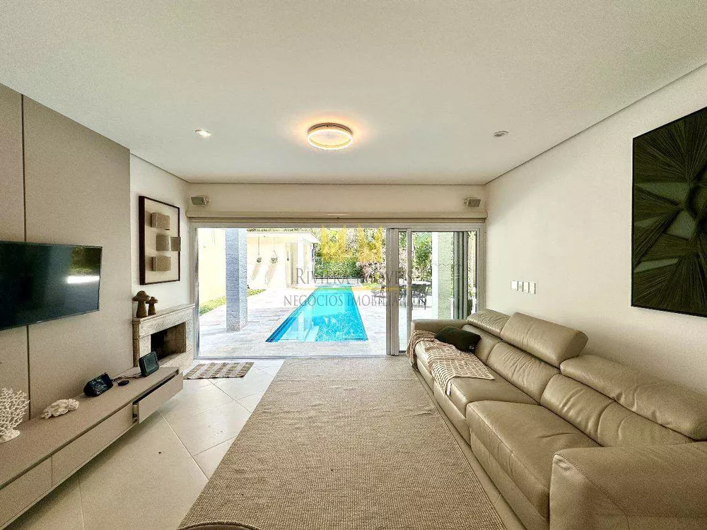 Casa, 4 quartos, 270 m² - Foto 1