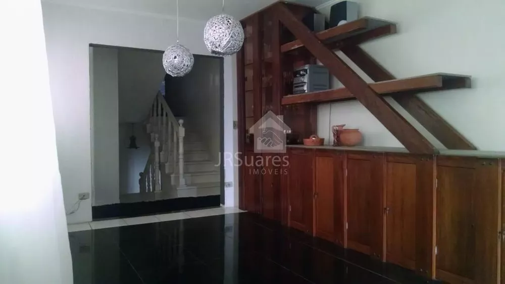 Casa à venda com 3 quartos, 350m² - Foto 3