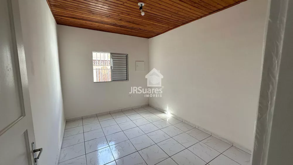 Casa à venda com 2 quartos, 60m² - Foto 2