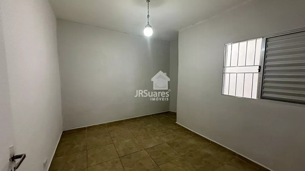 Casa à venda com 2 quartos, 60m² - Foto 4