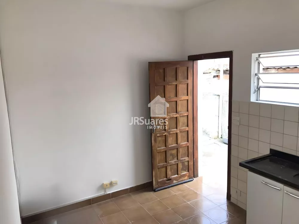 Casa para alugar com 1 quarto, 48m² - Foto 2