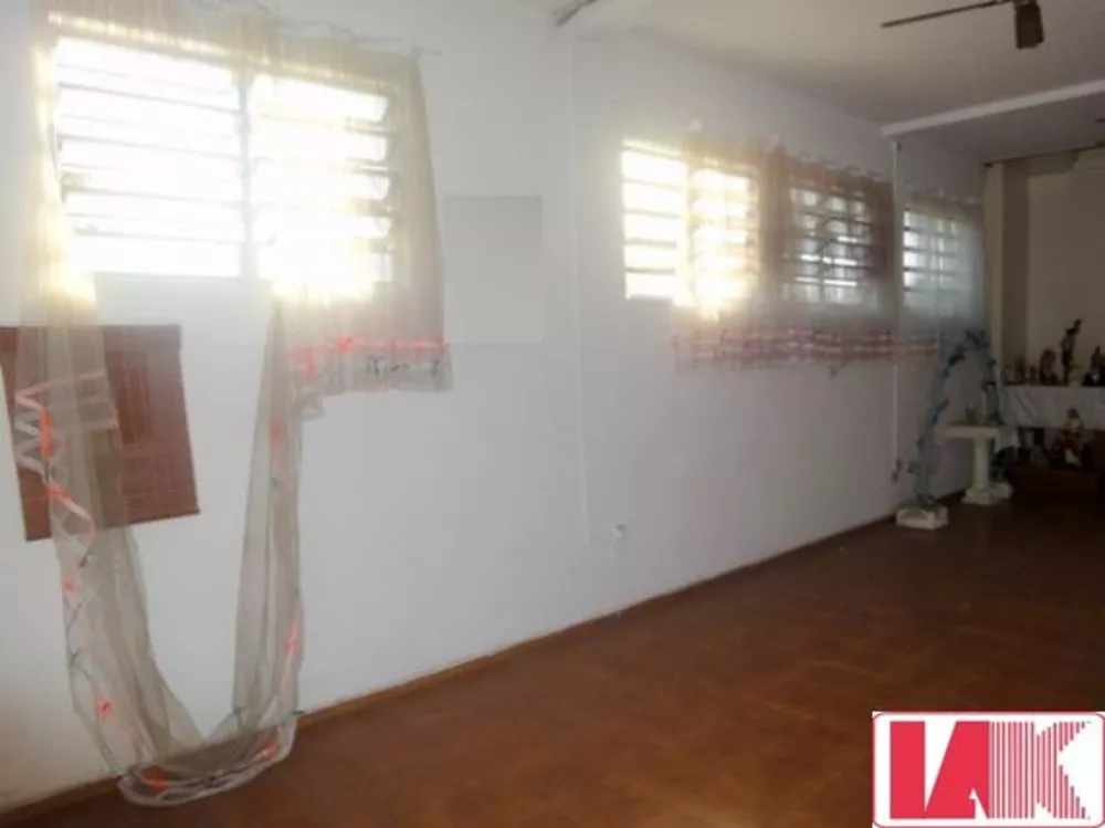 Casa à venda com 2 quartos, 419m² - Foto 1