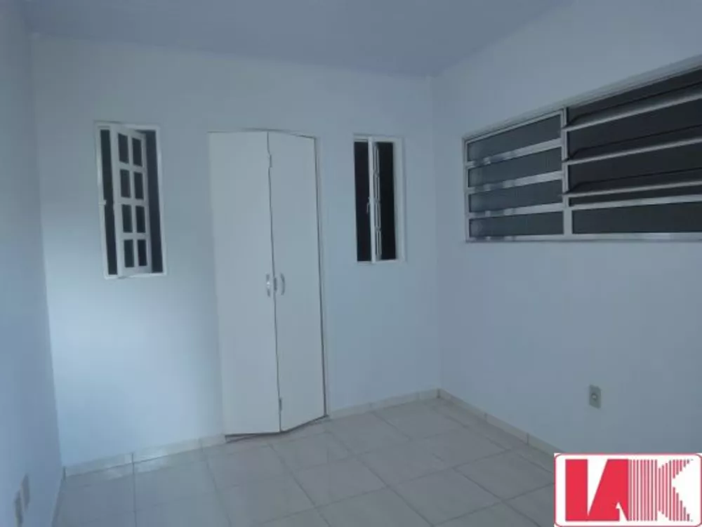 Casa para alugar com 1 quarto, 40m² - Foto 13