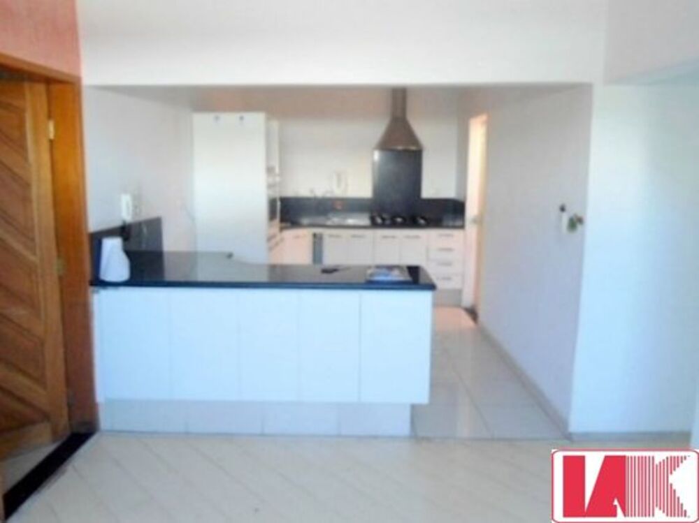 Casa, 3 quartos, 214 m² - Foto 4