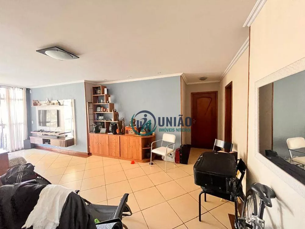 Apartamento à venda com 3 quartos, 115m² - Foto 2