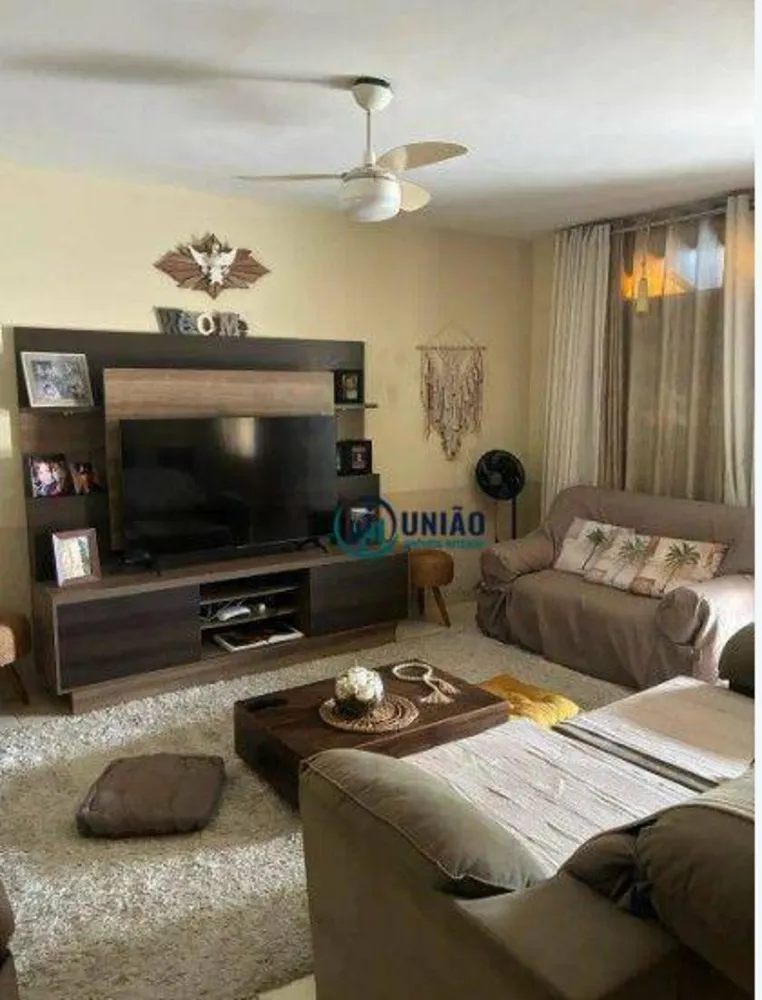 Casa, 4 quartos, 240 m² - Foto 1
