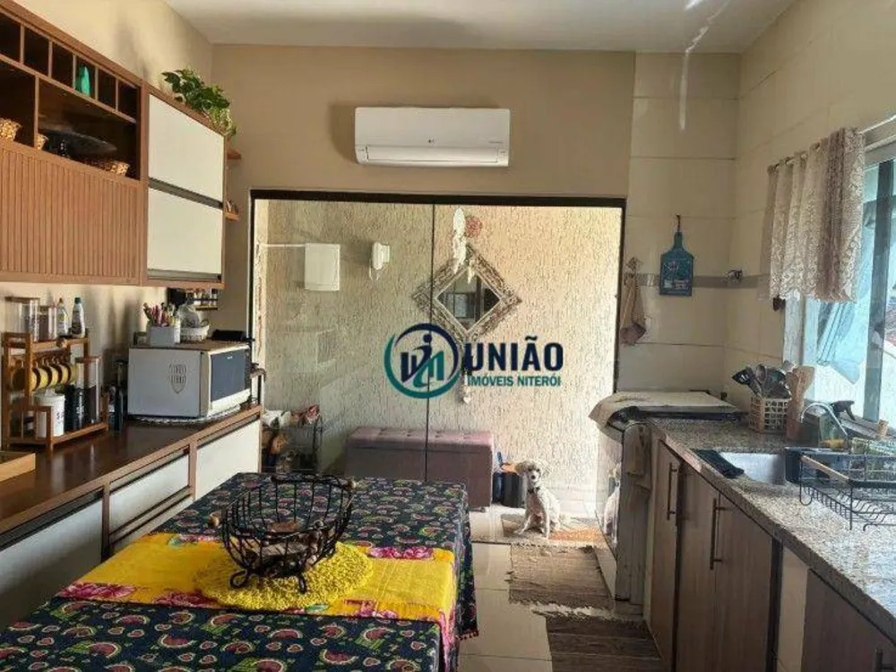 Casa, 4 quartos, 240 m² - Foto 4