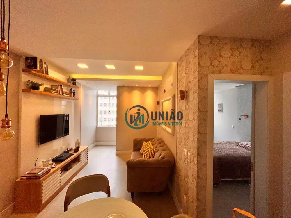 Apartamento à venda com 2 quartos, 65m² - Foto 1