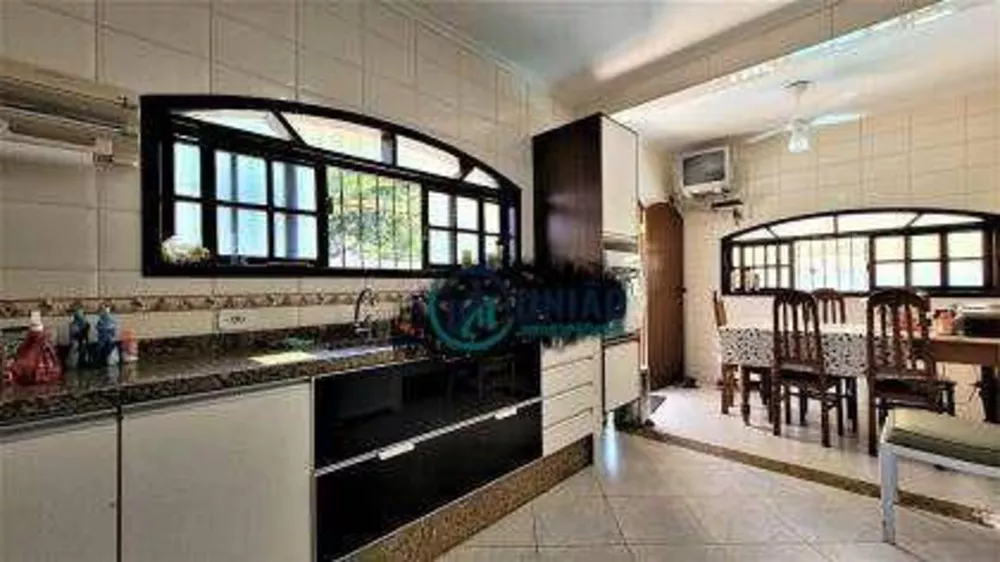 Casa, 3 quartos, 277 m² - Foto 14