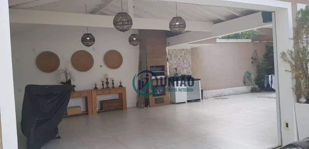 Casa de Condomínio à venda com 3 quartos, 200m² - Foto 3