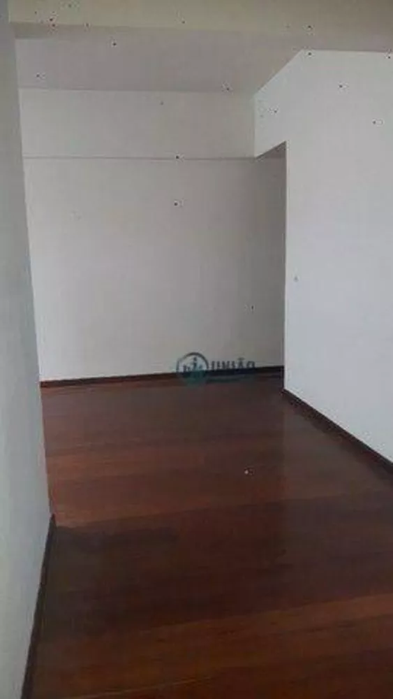 Apartamento à venda com 3 quartos, 140m² - Foto 3