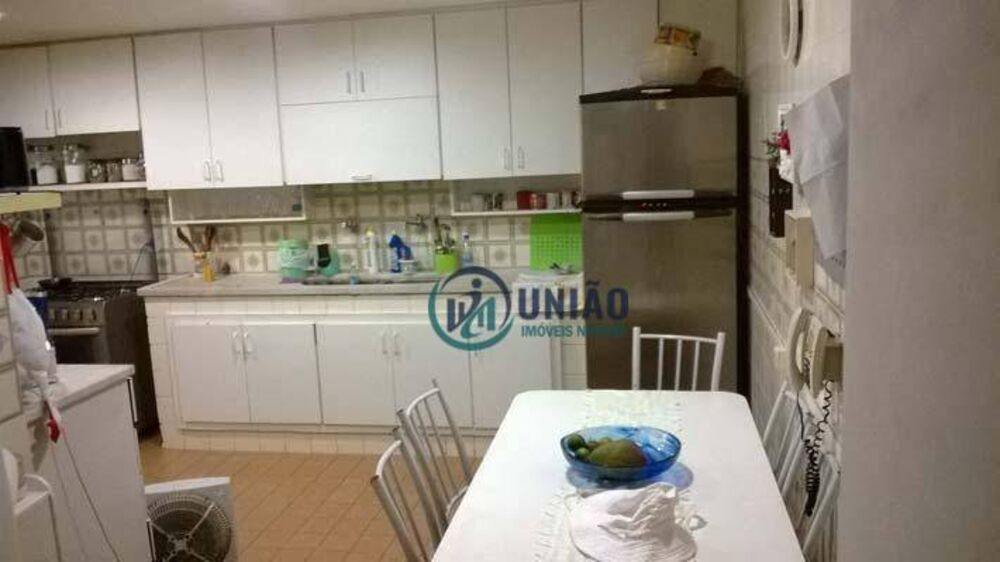 Apartamento à venda com 4 quartos, 158m² - Foto 2