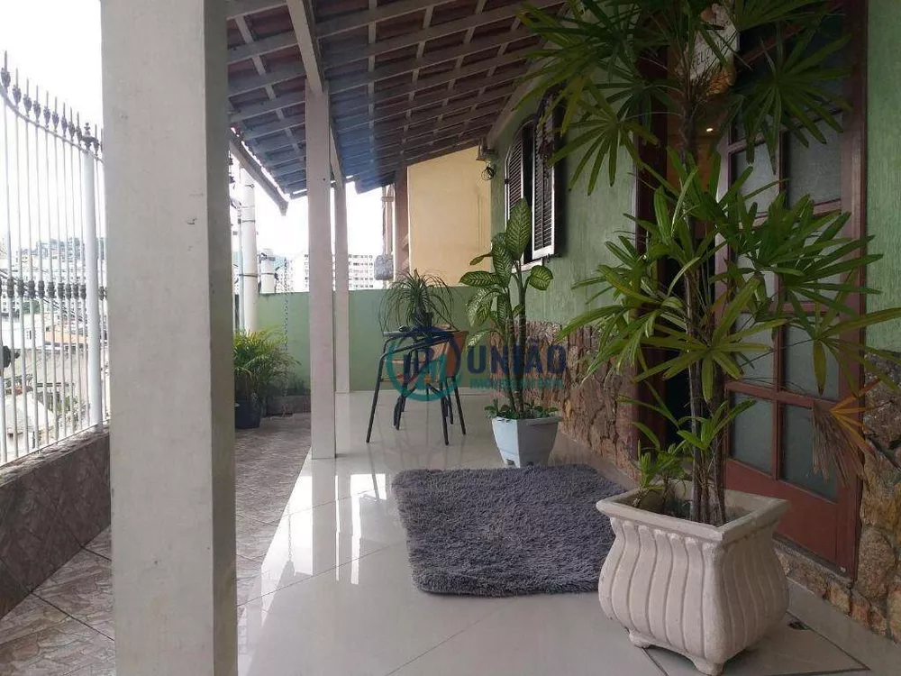 Casa à venda com 2 quartos, 200m² - Foto 3