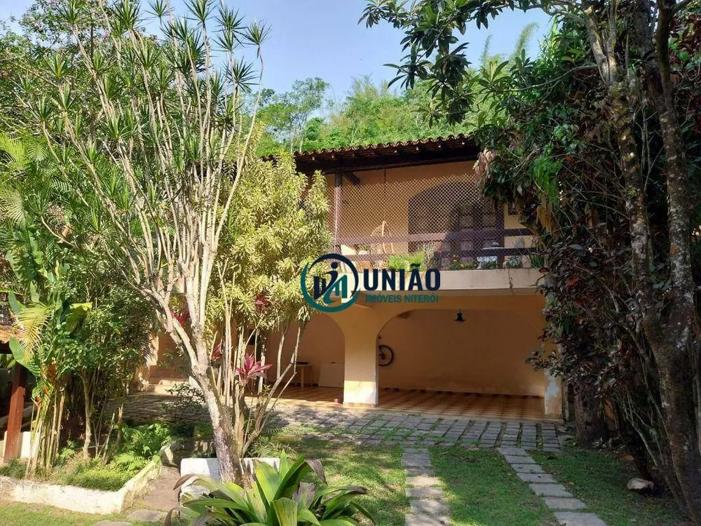 Casa, 3 quartos, 174 m² - Foto 1