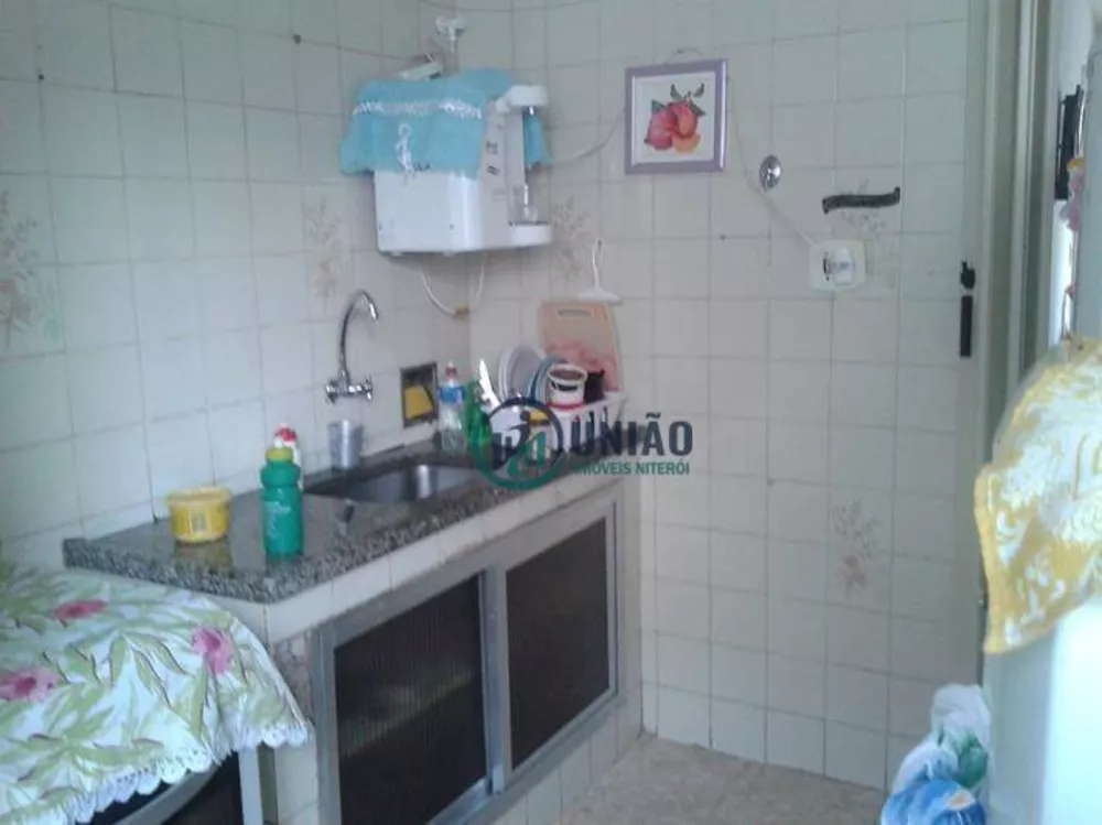 Apartamento à venda com 3 quartos, 75m² - Foto 1