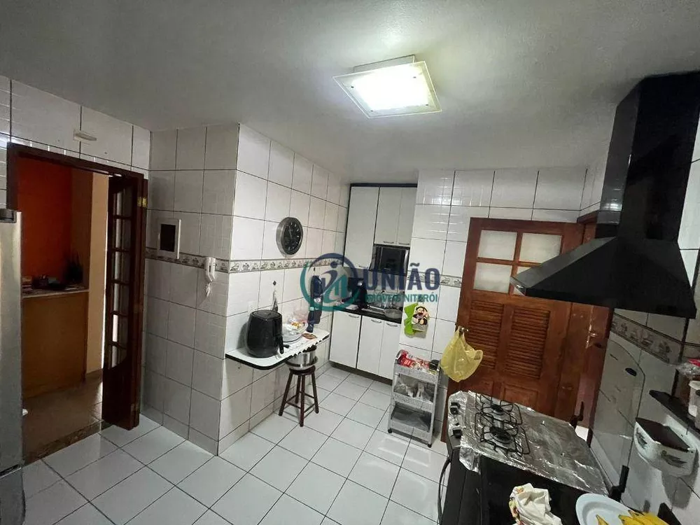 Apartamento à venda com 3 quartos, 90m² - Foto 3