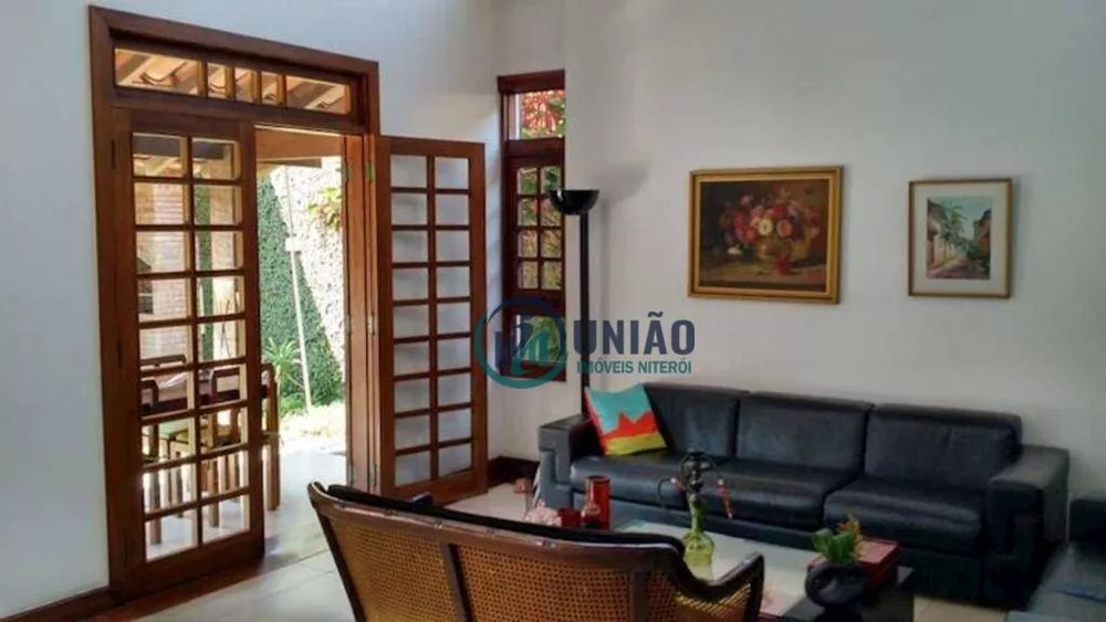 Casa à venda com 4 quartos, 300m² - Foto 9