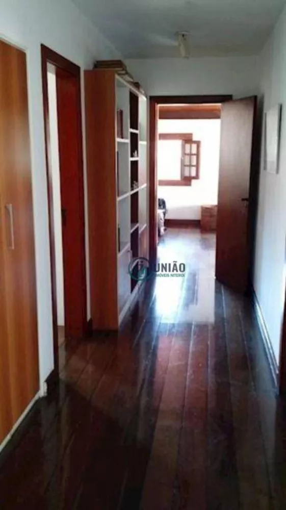 Casa à venda com 4 quartos, 300m² - Foto 7