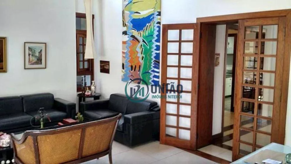 Casa à venda com 4 quartos, 300m² - Foto 8