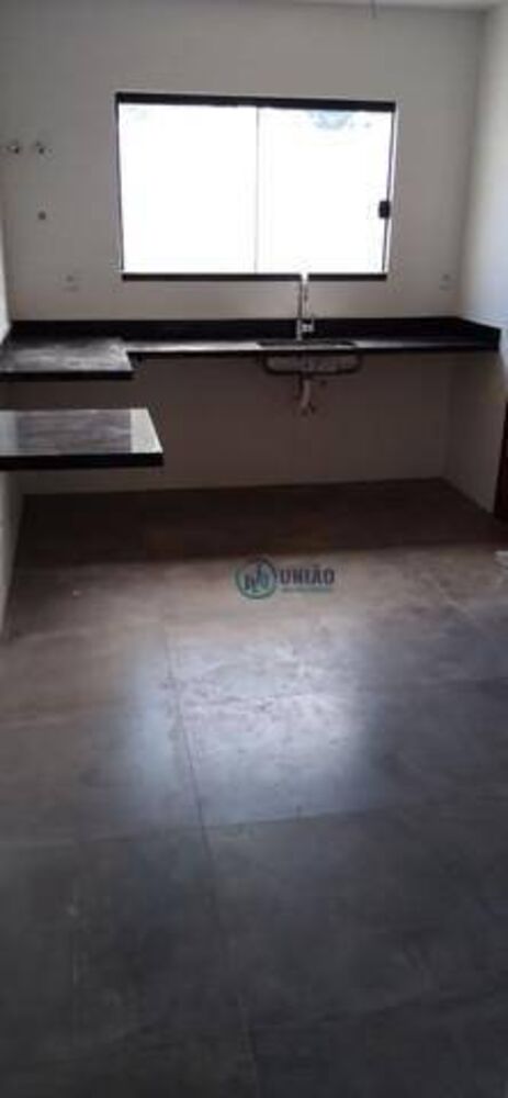 Casa à venda com 4 quartos, 150m² - Foto 9