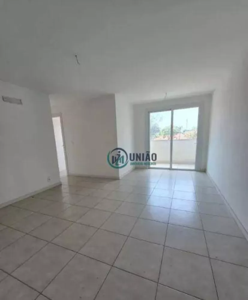 Apartamento à venda com 3 quartos, 75m² - Foto 1