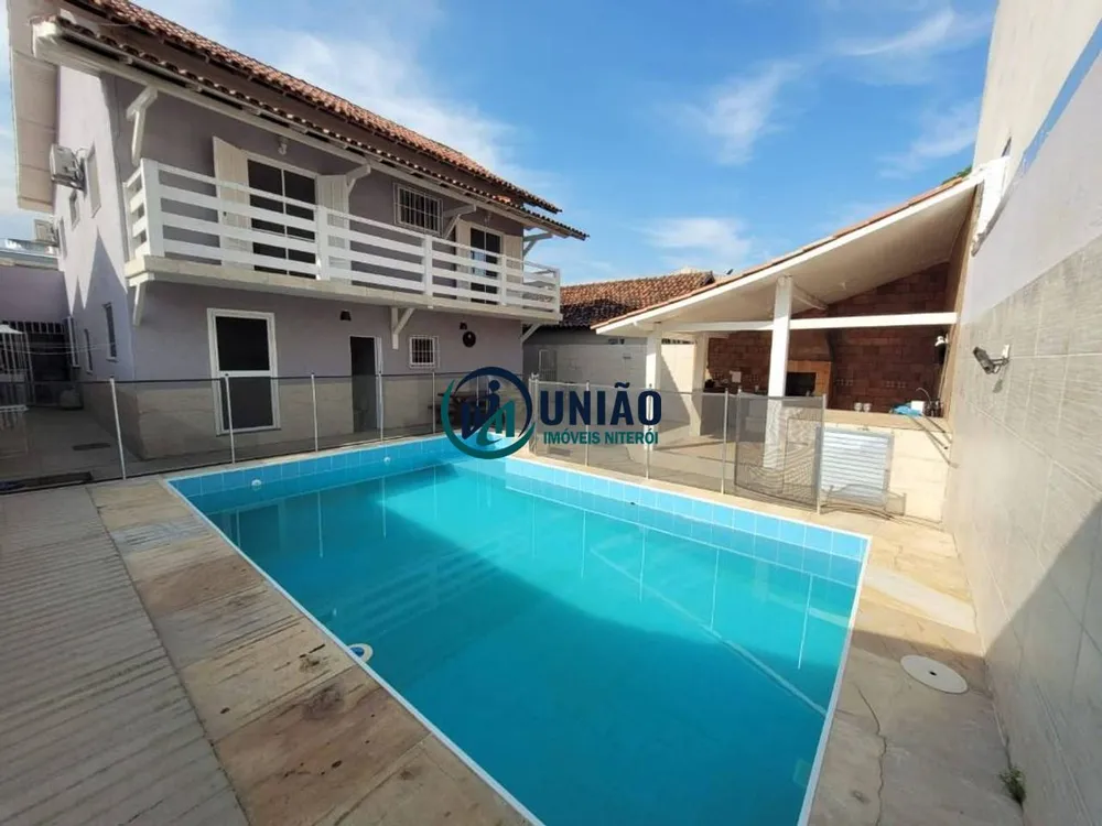 Casa, 5 quartos, 218 m² - Foto 1