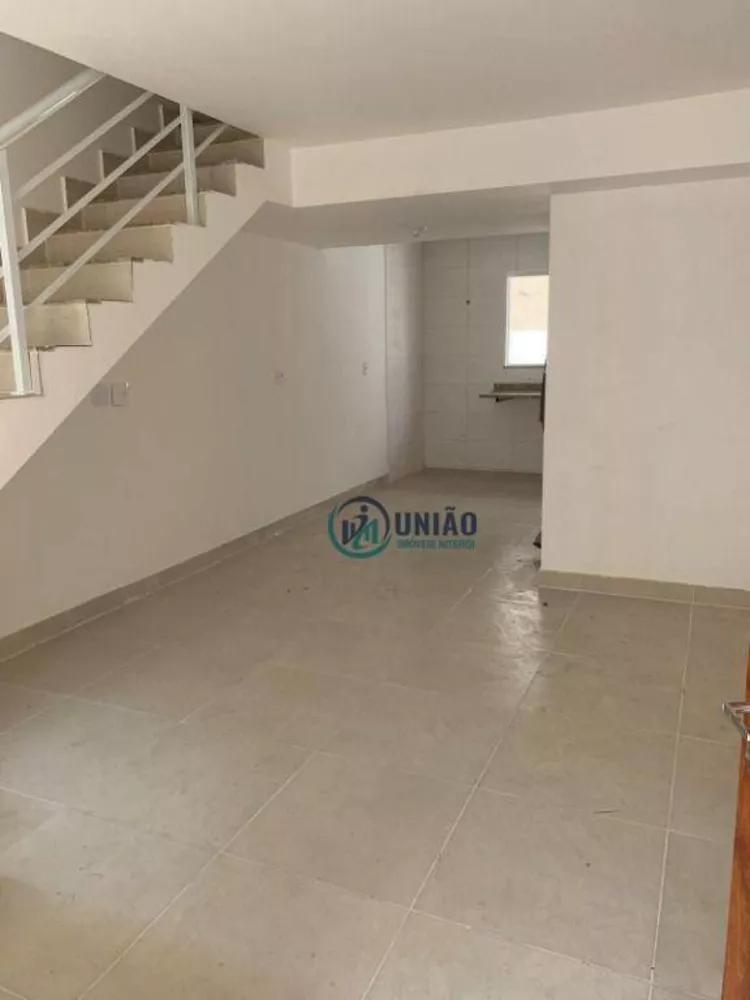 Casa à venda com 2 quartos, 50m² - Foto 2