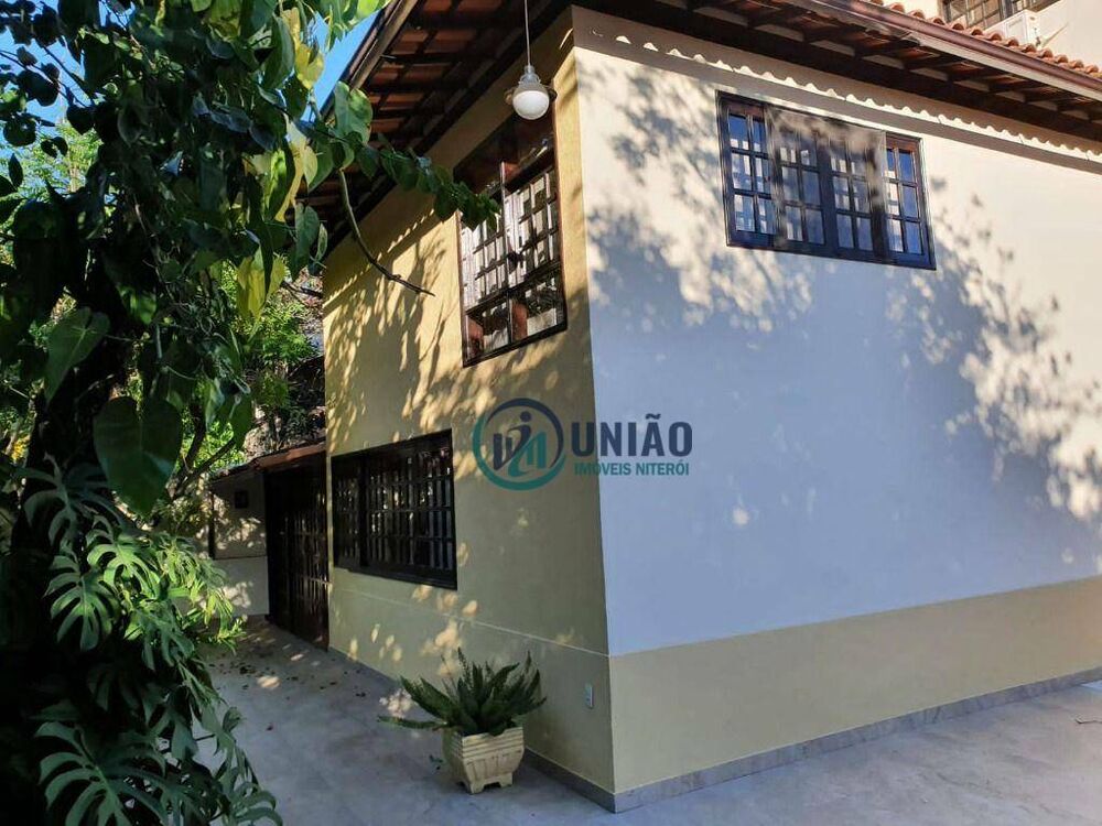 Casa à venda com 4 quartos, 280m² - Foto 4