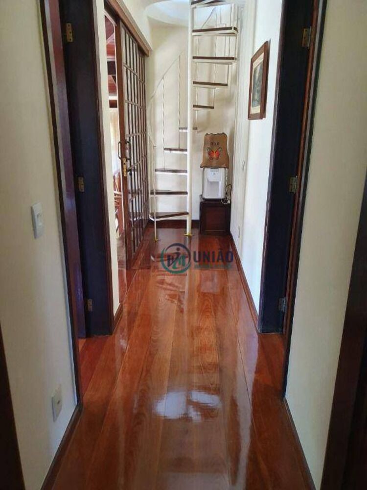 Casa à venda com 4 quartos, 280m² - Foto 3