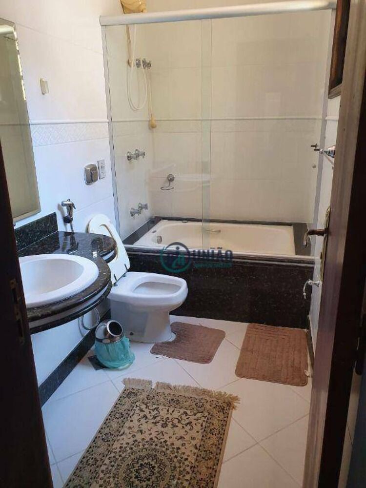 Casa à venda com 4 quartos, 280m² - Foto 2