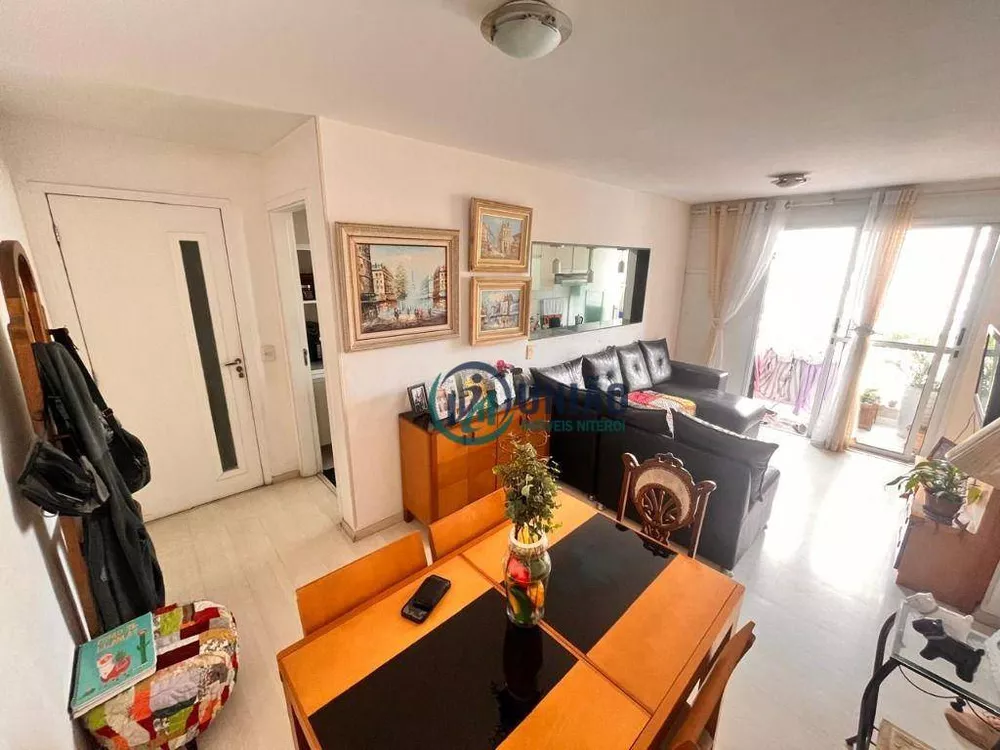 Apartamento à venda com 3 quartos, 70m² - Foto 1