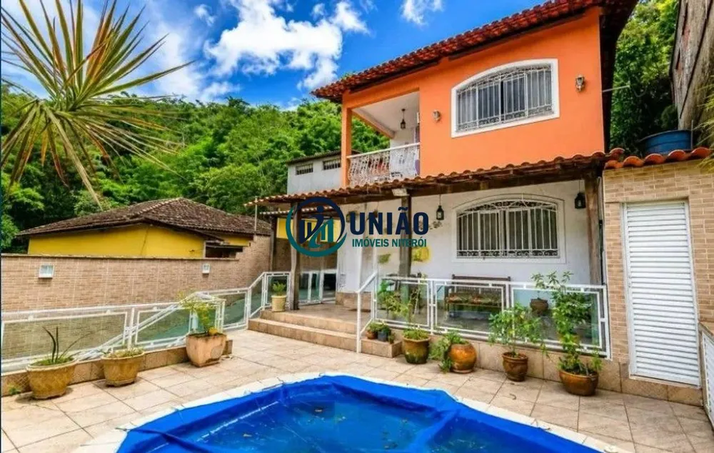 Casa, 4 quartos, 198 m² - Foto 1