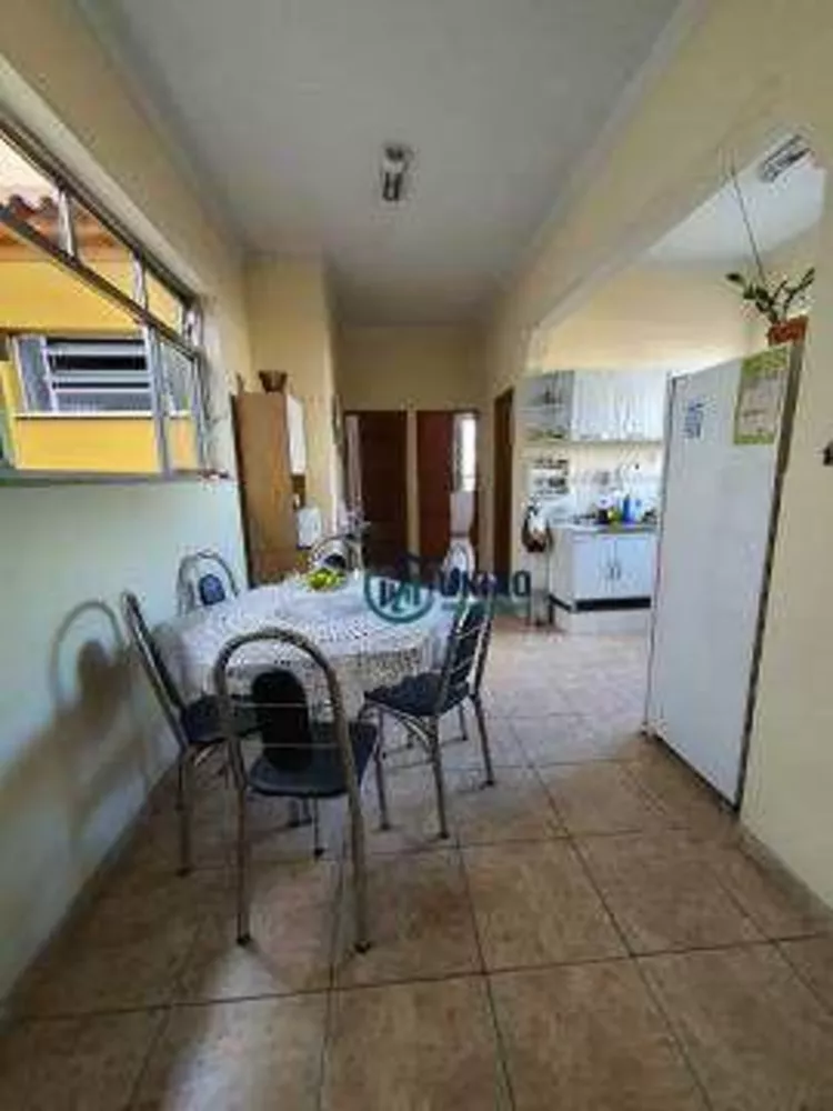 Casa, 6 quartos, 240 m² - Foto 19