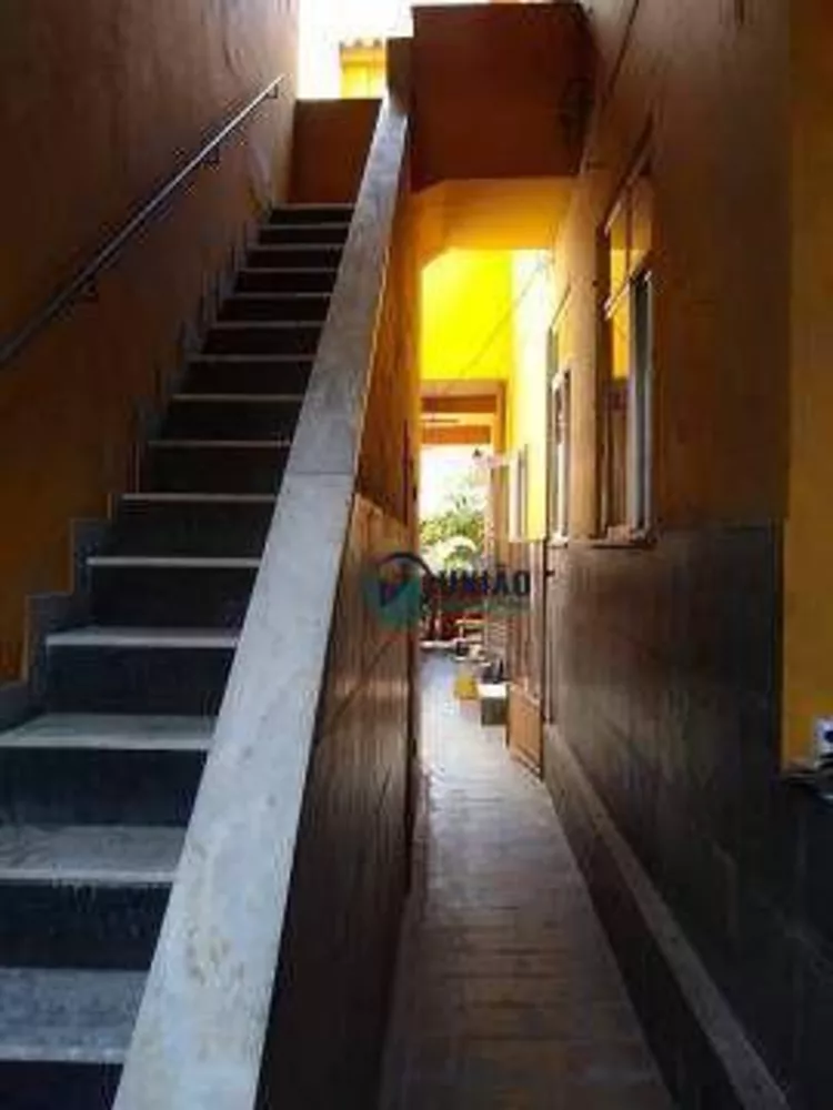 Casa, 6 quartos, 240 m² - Foto 4