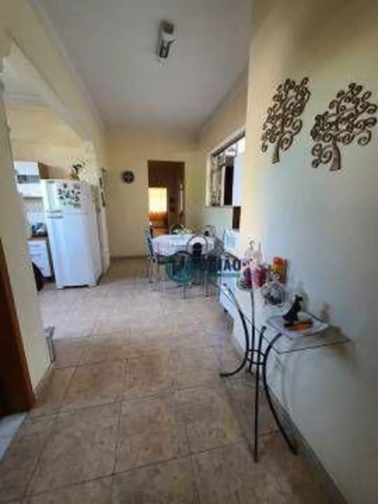 Casa, 6 quartos, 240 m² - Foto 10