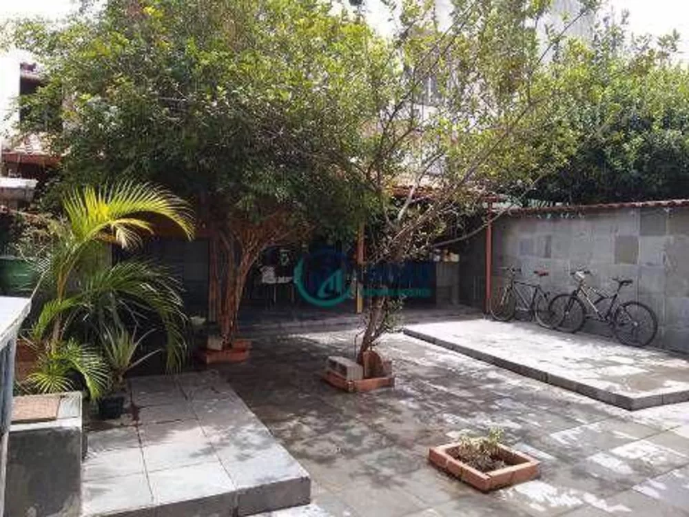Casa, 6 quartos, 240 m² - Foto 18