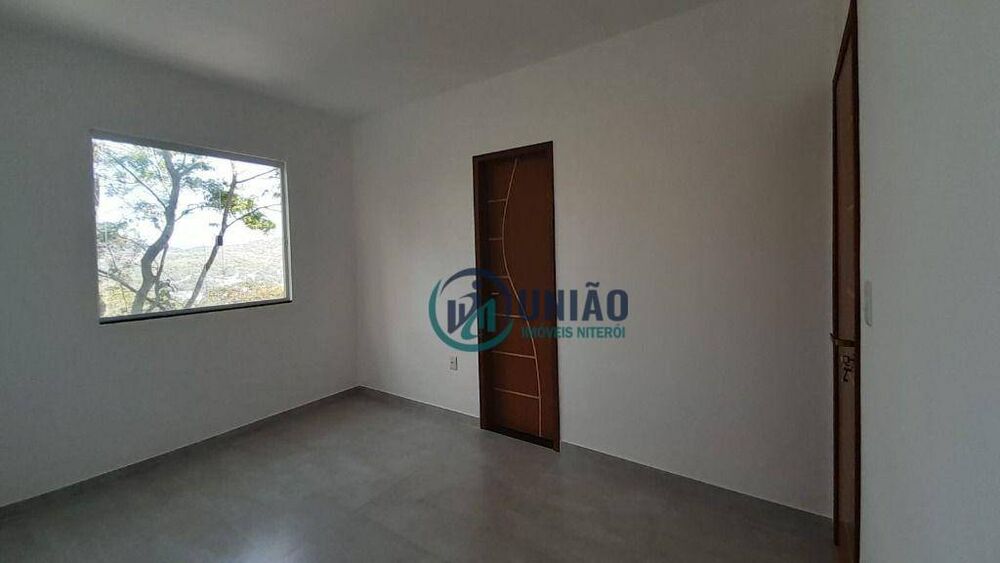 Casa à venda com 2 quartos, 76m² - Foto 2