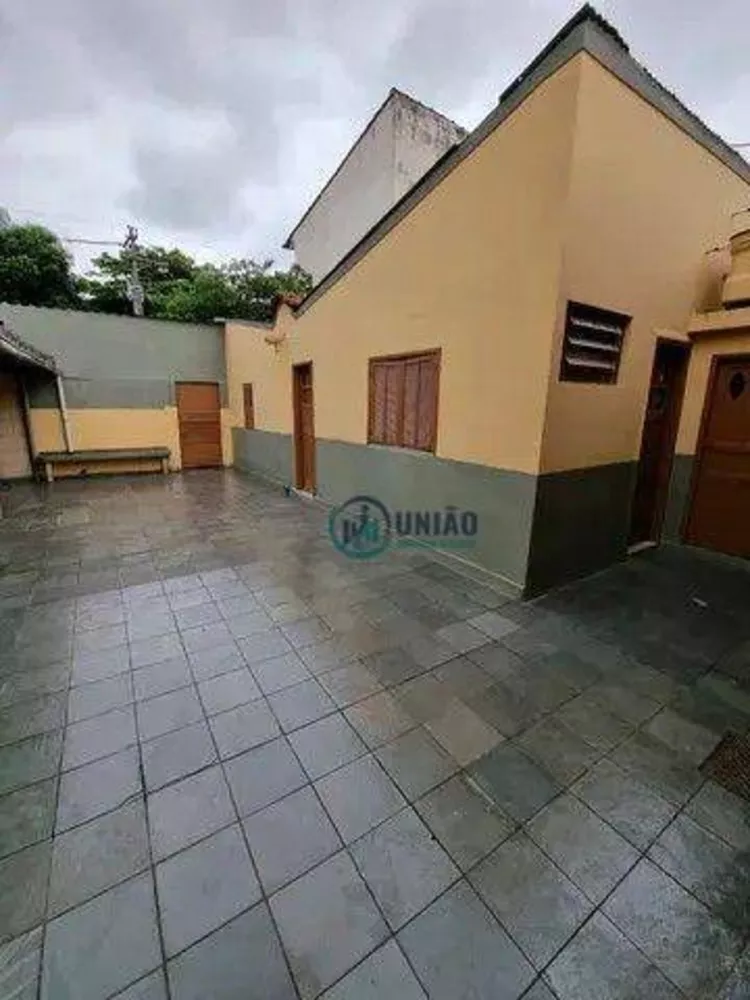 Casa à venda com 3 quartos, 140m² - Foto 1