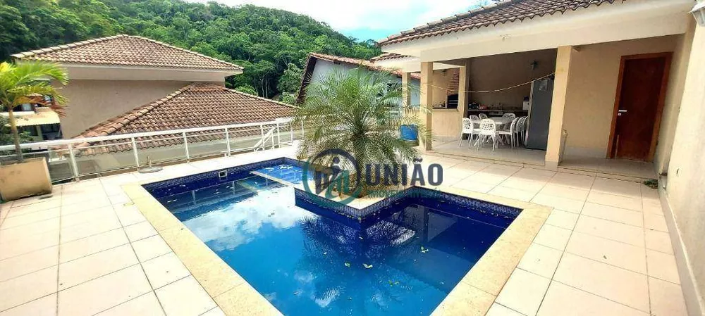 Casa de Condomínio à venda com 3 quartos, 300m² - Foto 2